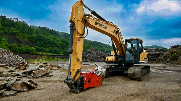 Preparados para los desafíos de la demolición con la Hyundai HX260ANL y el Rammer RPV225