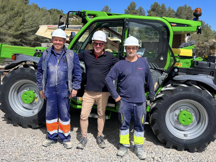 Merlo TF33.7 para Ciments Molins: manipulador telescópico en entorno industrial cementero