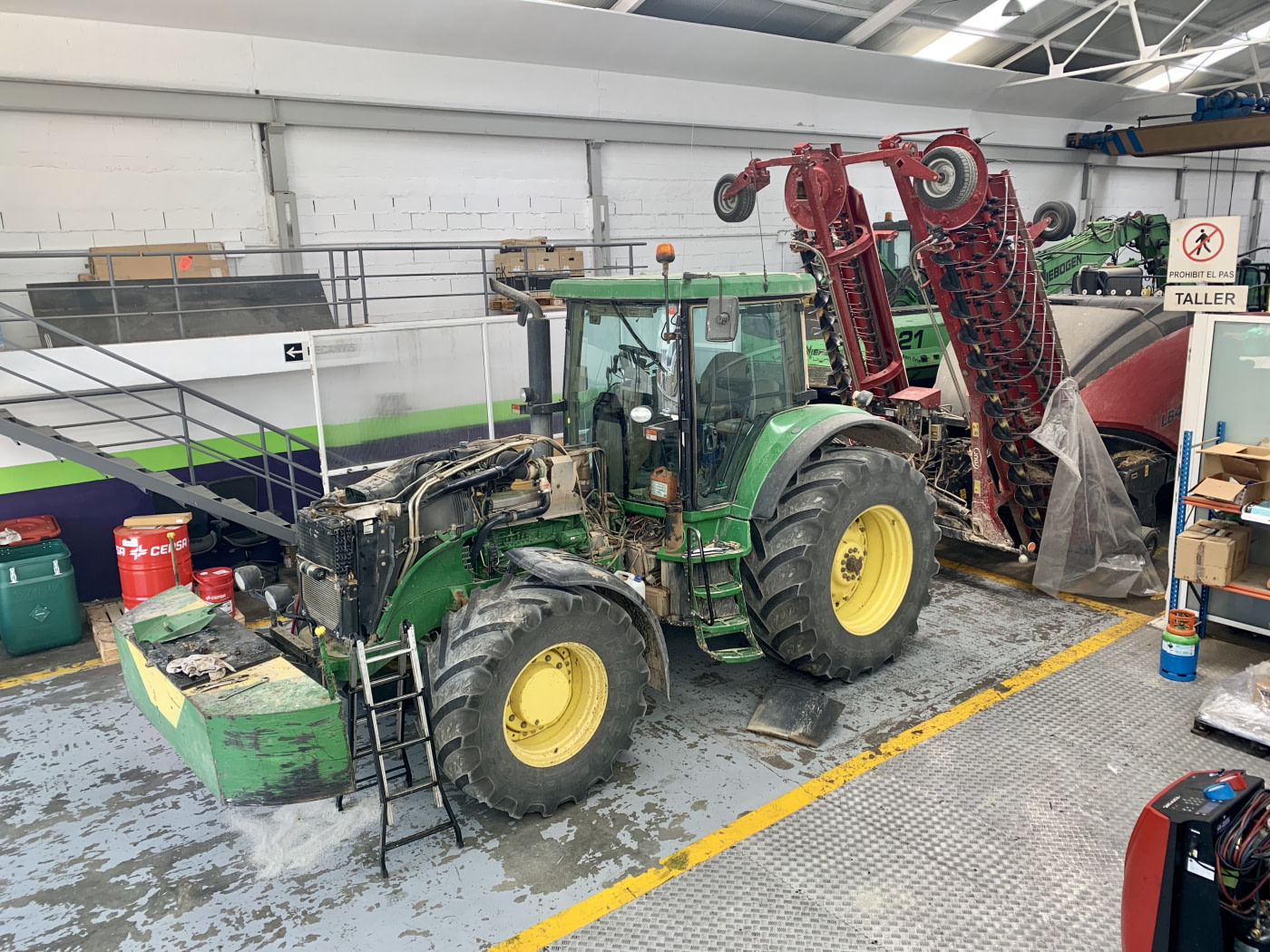 Reparación de la transmisión de tractores John Deere en Cervera: taller especializado en Lleida