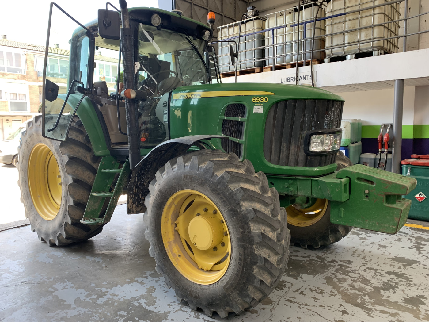 Reparación del John Deere 6930 en Cervera: especialistas en un tractor que sigue dando mucho