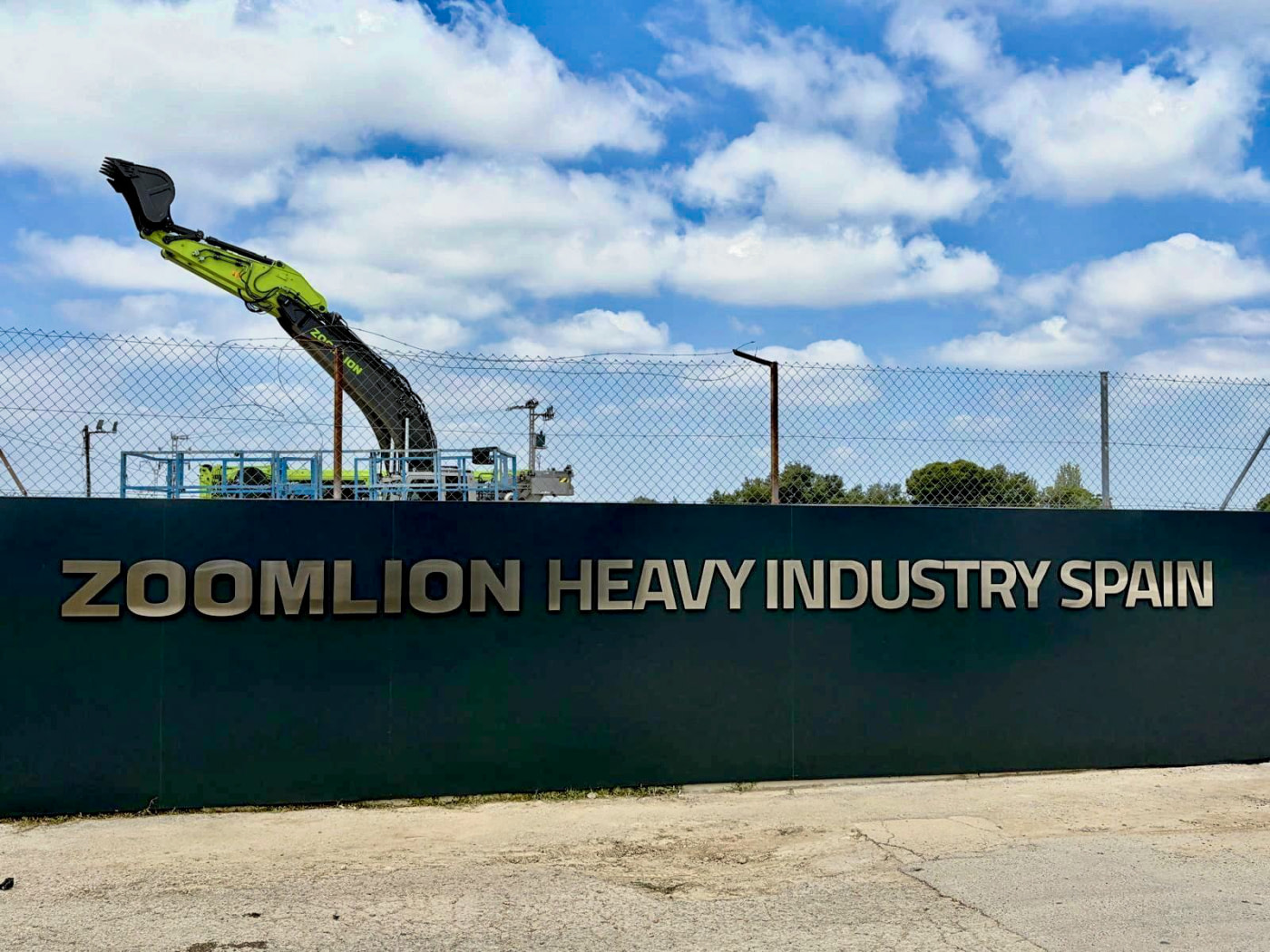 Zoomlion abre sede en España: fabricante cerca, distribuidor de confianza al lado
