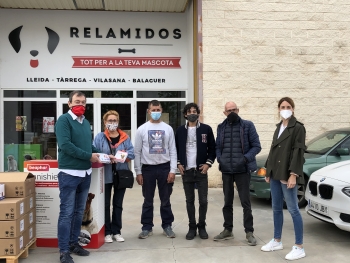 Cominter hace una gran donación de antiparasitarios a 7 protectoras de Lleida
