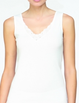 Camiseta tirantes anchos algodón con escote bordado