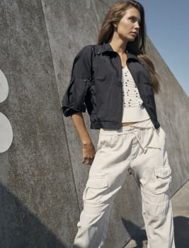 Pantalones modelo Yui color crema