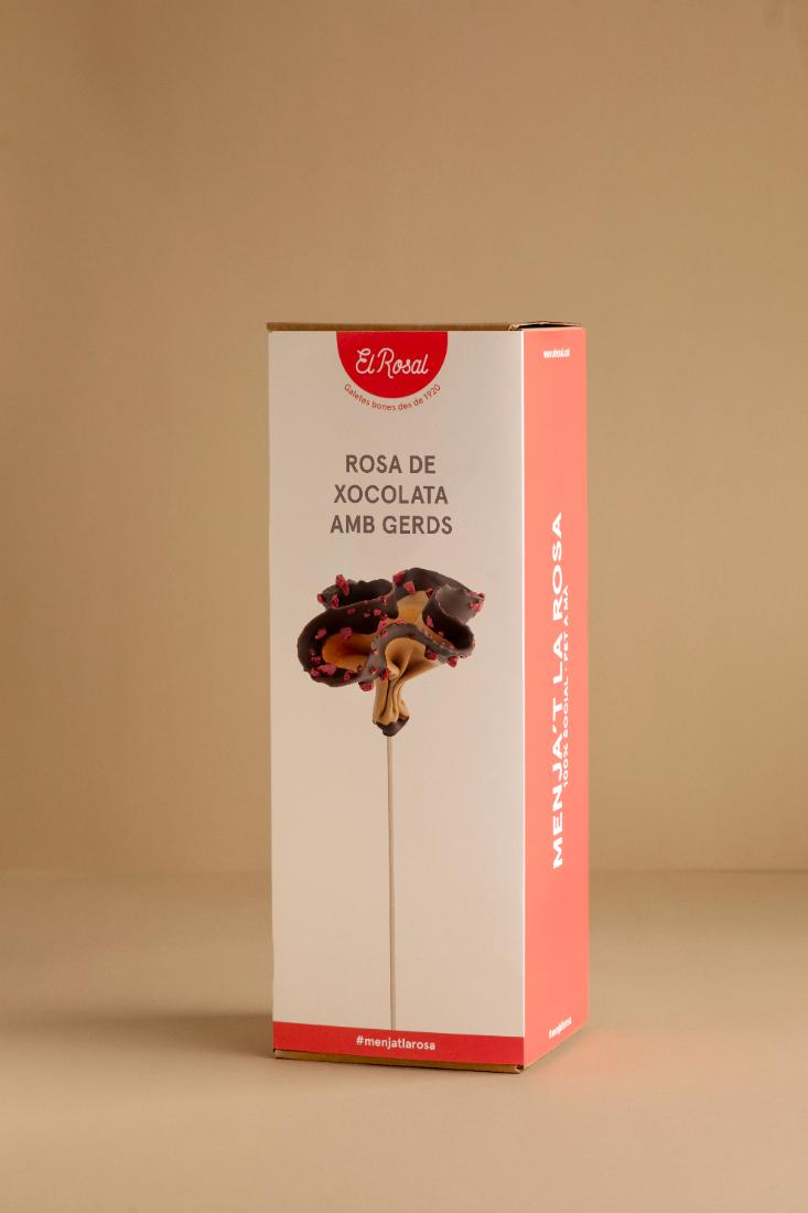 Rosa de chocolate con frambuesa con palo