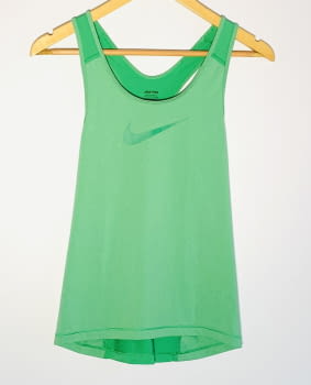 Camiseta Nike deporte verde