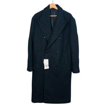 Abrigo de hombre de la marca Zara.