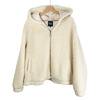 Chaqueta con capucha.