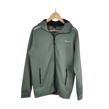 Chaqueta deportiva de la marca Nike