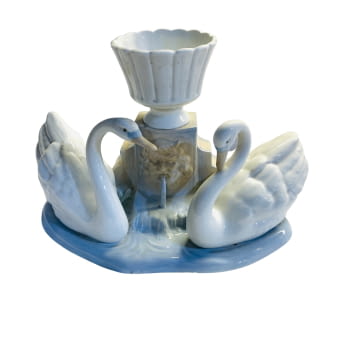 Figura porcellana. Cignes i florer.