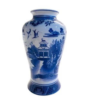 Jarrón de porcelana. Marca B.W.L. Ltd.