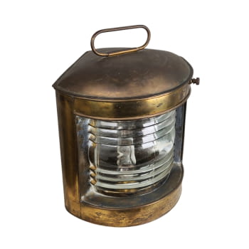 Fanal de vaixell antic