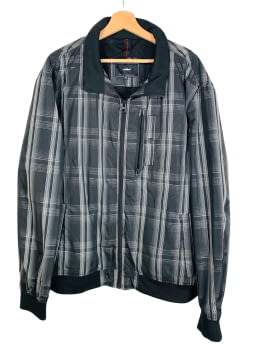Caçadora bomber lleugera de la marca Celio.