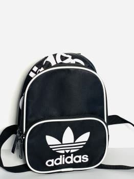 Mochila de la marca Adidas
