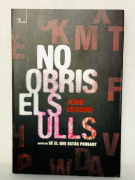 No abras los ojos