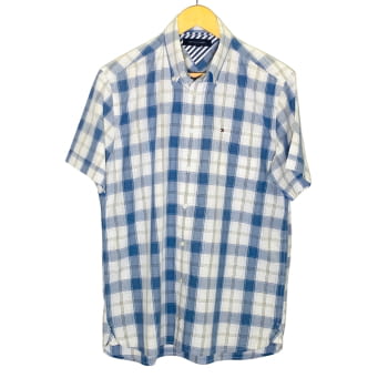 Camisa azul de cuadros, de la marca Tommy Hilfiger