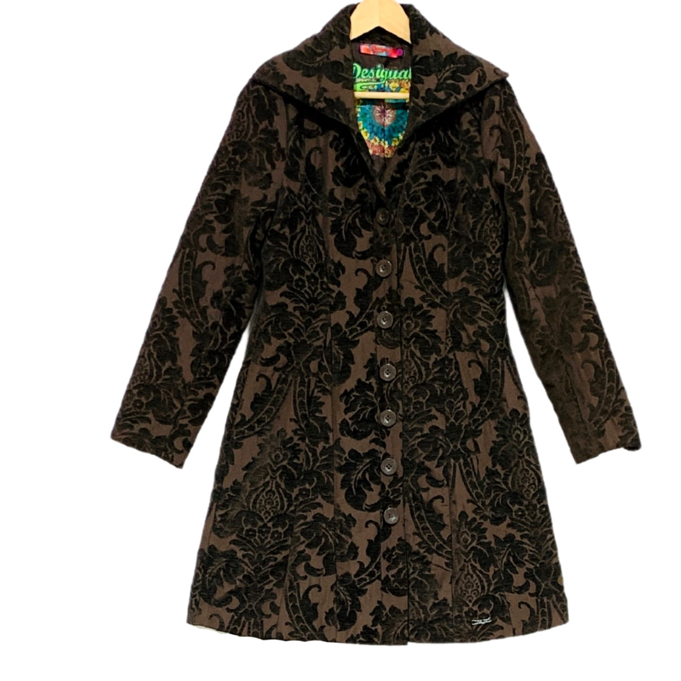 Abrigo marrón de la marca Desigual Engrunes Tienda Online Sostenible