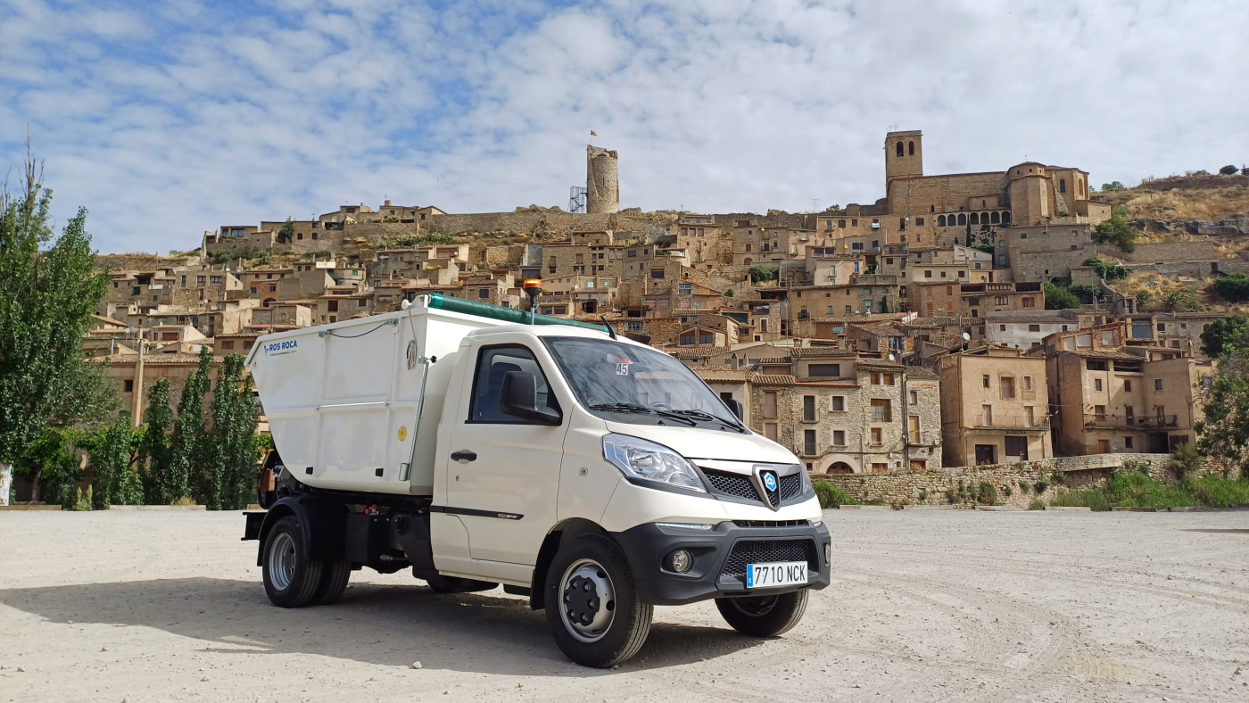 Entrega de un recolector ROSROCA OR de 3,5m3