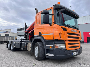 (203) SCANIA 26tn Multilift y grúa Palfinger