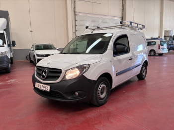 Furgoneta Mercedes-Benz