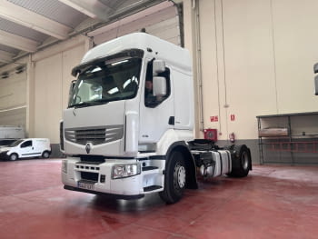 Tractora Renault