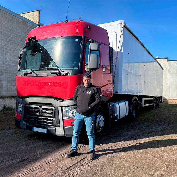 Tractora renault y piso móvil Neodosia Design