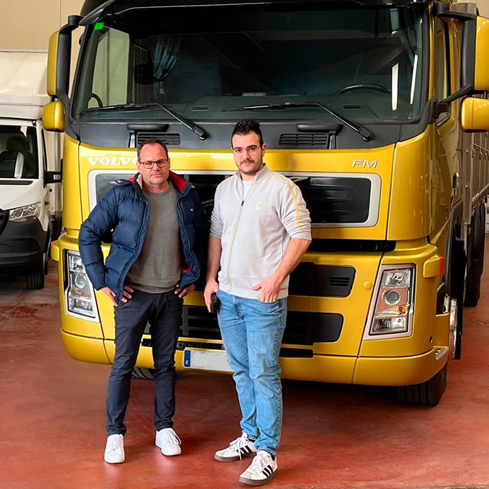 Entrega volvo dorado