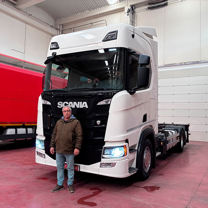 Entrega Scania transporte toros