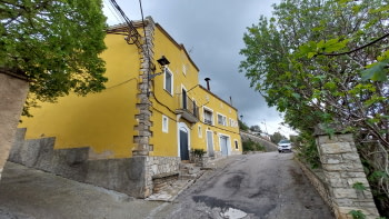 CASA HABITABLE DE 4 HAB. + GARAJE