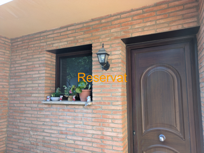 Casa aparellada en venda