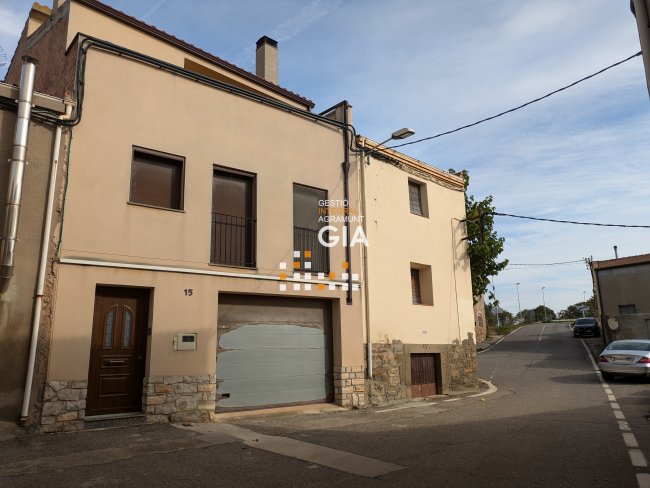 Casa en venda a Montclar d’Urgell