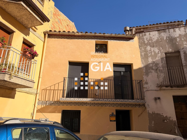 Casa reformada en venda a Agramunt