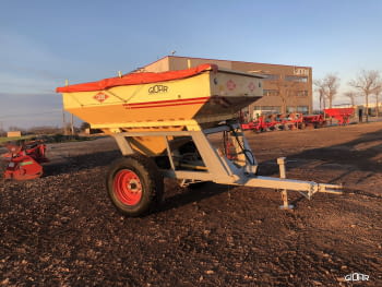 U3172 Abonadora Marca Cleris 5.000 kg pendular amb documentació