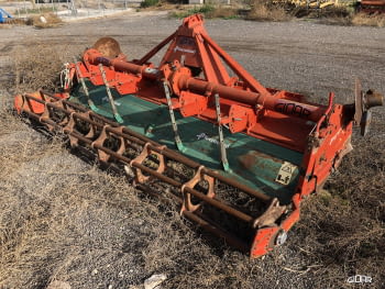 D1020 Fresa 3.00 mts. marca kverneland con rodillo