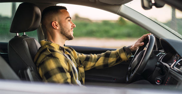 Hábitos al volante que acortan la vida de tu coche (y cómo evitarlos)