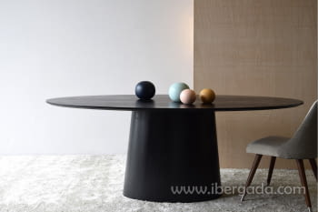Mesa de Comedor Oval Negra (200x110)