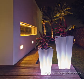 Macetero Alma 70 con Autorriego Light (42x40x70)