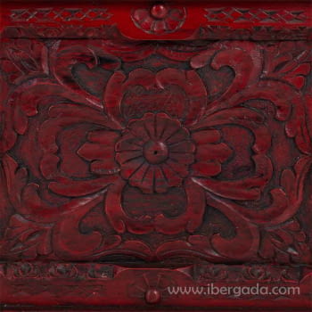 Baúl Madera Tallado Rojo (101x40x47)-5