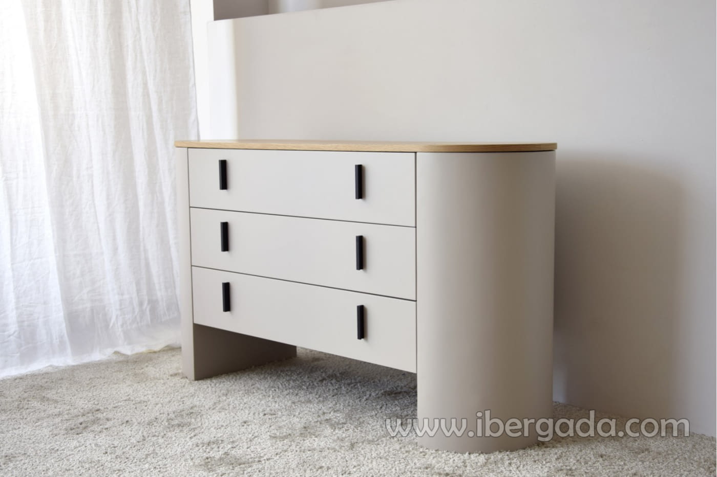 Cómoda Tea Gris Arena/Roble 3 cajones (140x44x77)-6