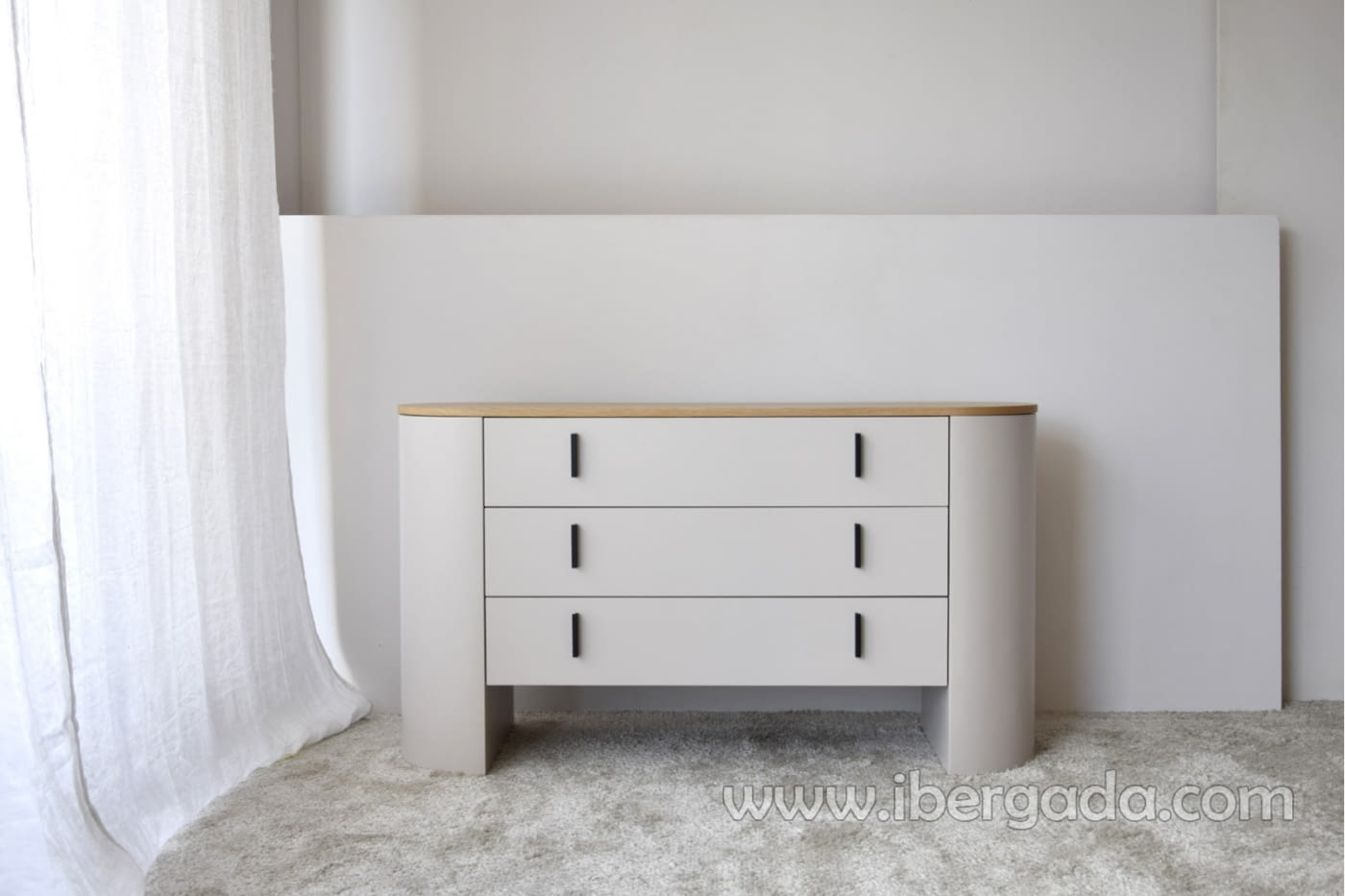 Cómoda Tea Gris Arena/Roble 3 cajones (140x44x77)-7