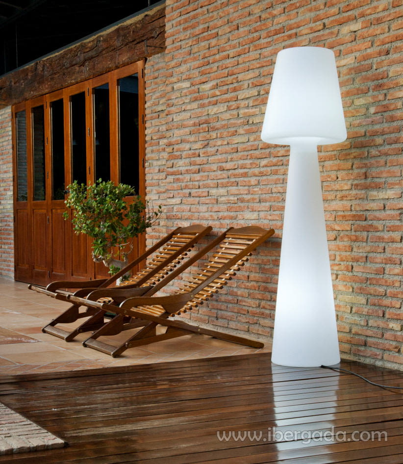 Lámpara de Pie Lola 165 (45x45x165)