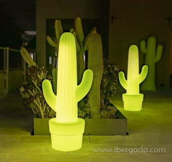 Lámpara de Pie Kaktus 100 (44x31x100)
