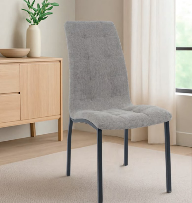 Silla tapizada con tela repelente al agua