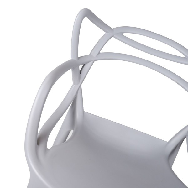 Silla apilable modelo Concha, colores blanco y negro
