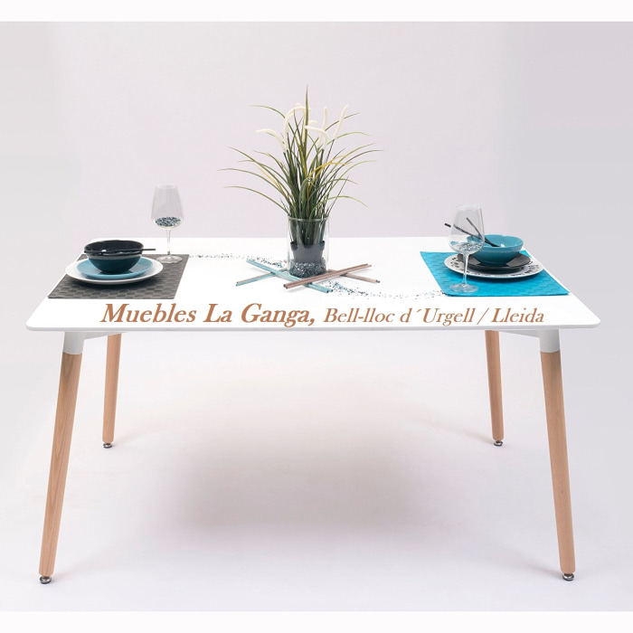 Mesa comedor nordica con patas de haya natural