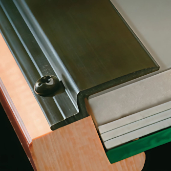 EXTENSEUR DE FEUILLURE EN PLASTIQUE NOIR