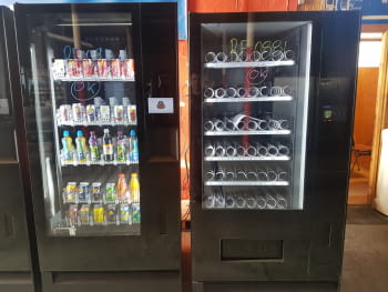 TIENDA VENDING 24 HORAS - 1 MAQUINA SPEN-G-SNACKS TACTIL Y 1 SPEN-G-DRINK BEBIDAS FRIAS TACTIL