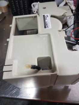 SOPORTE CAFETERA SAECO 200