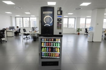 MAQUINA VENDING BIANCHI COMBINADA DE SNACKS Y BEBIDAS CALIENTES con pago tarjeta y movil de alquiler