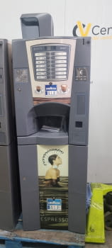 MAQUINA VENDING NECTA BRIO3 CAPSULAS CON MONEDERO DE PAGO PAYTEC NUEVO